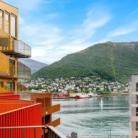 Aurora Vista - City Center Retreat 트롬쇠